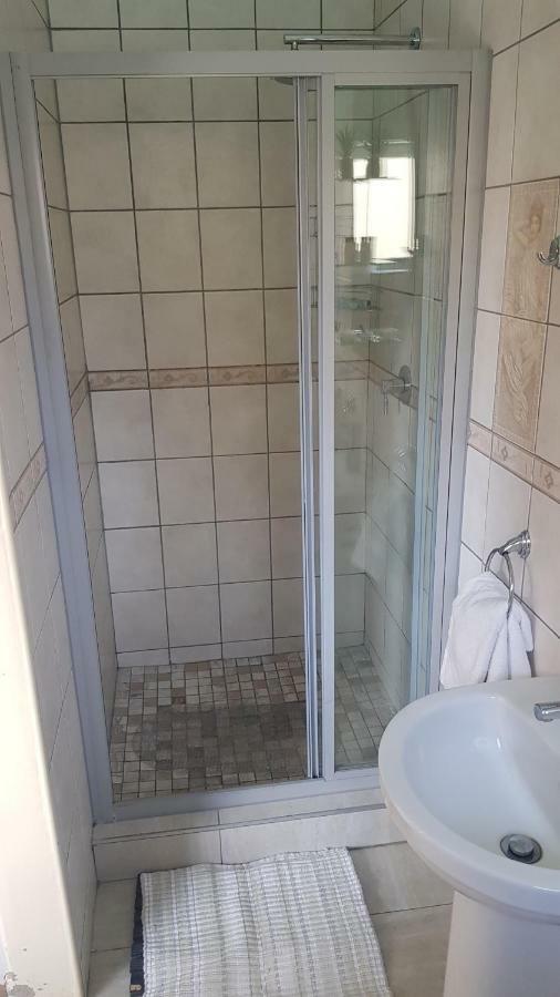 Esperanca Guesthouse ويندهوك المظهر الخارجي الصورة