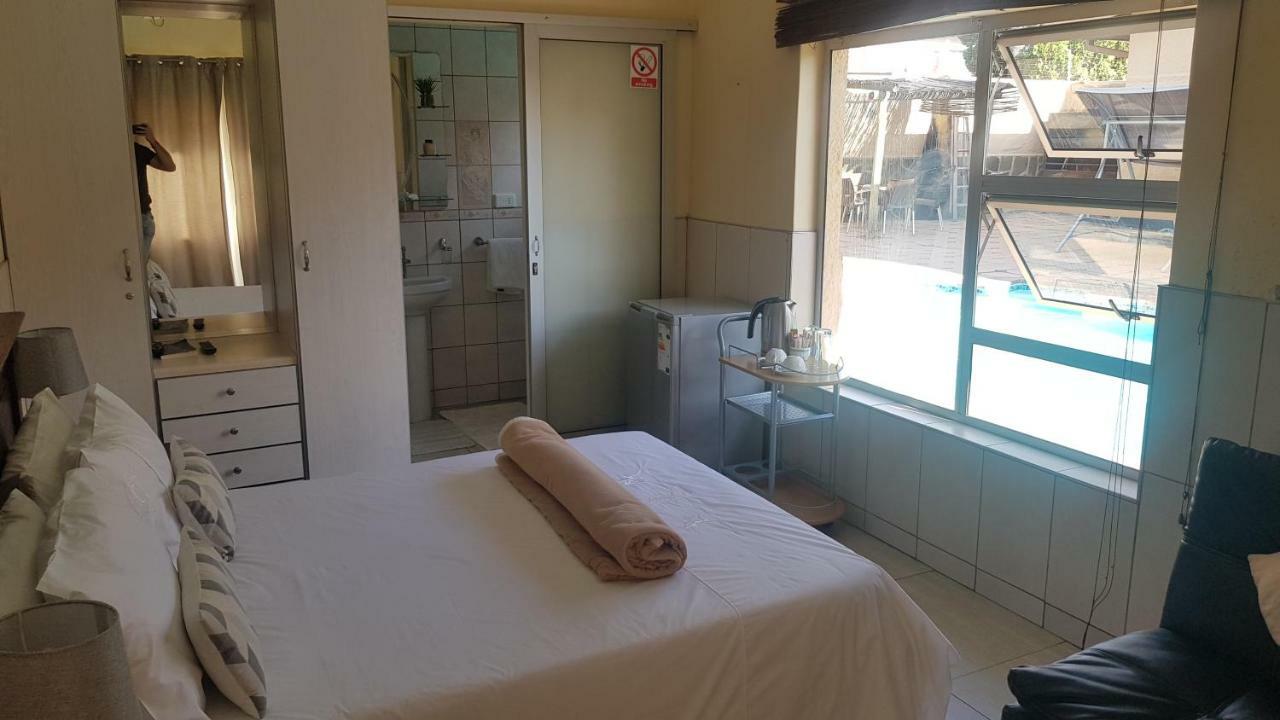 Esperanca Guesthouse ويندهوك المظهر الخارجي الصورة